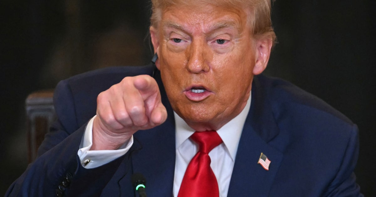 Trump pressiona Brasil com tarifas em defesa dos interesses das big techs Carta de Trump ecoa pressões das big techs contra decisões do STF, o Marco da IA e os avanços regulatórios do Brasil na economia digital (Foto: JIM WATSON)