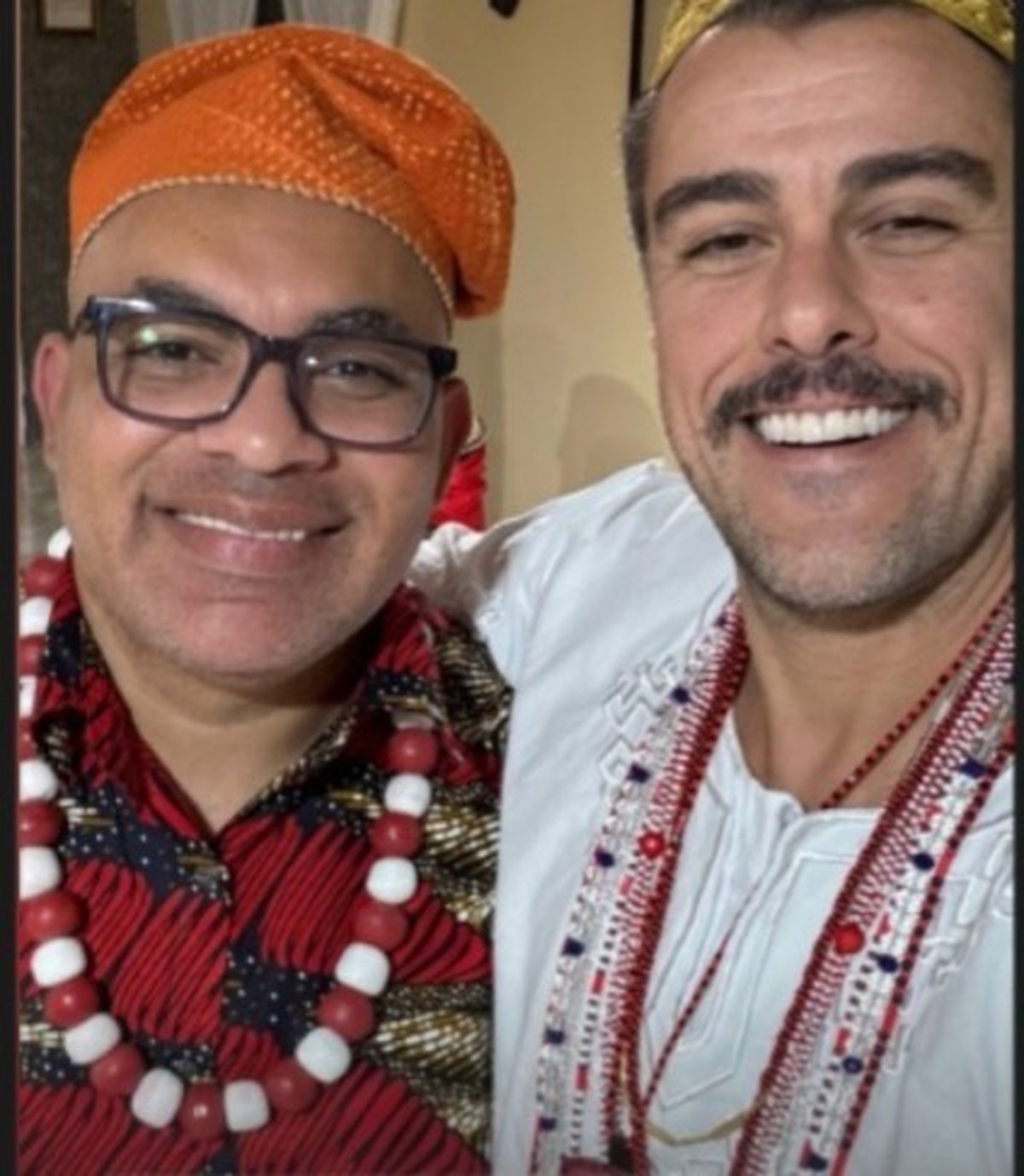 Joaquim Lopes defende o candomblé e critica mensagens de intolerância religiosa O babalorixá Igor de Xangô e Joaquim Lopes (Foto: Reprodução/Instagram)