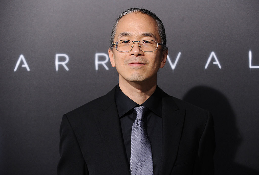 O escritor Ted Chiang, autor da trama que deu origem ao filme 'A Chegada' (Foto: Jason LaVeris/FilmMagic/Getty Images)