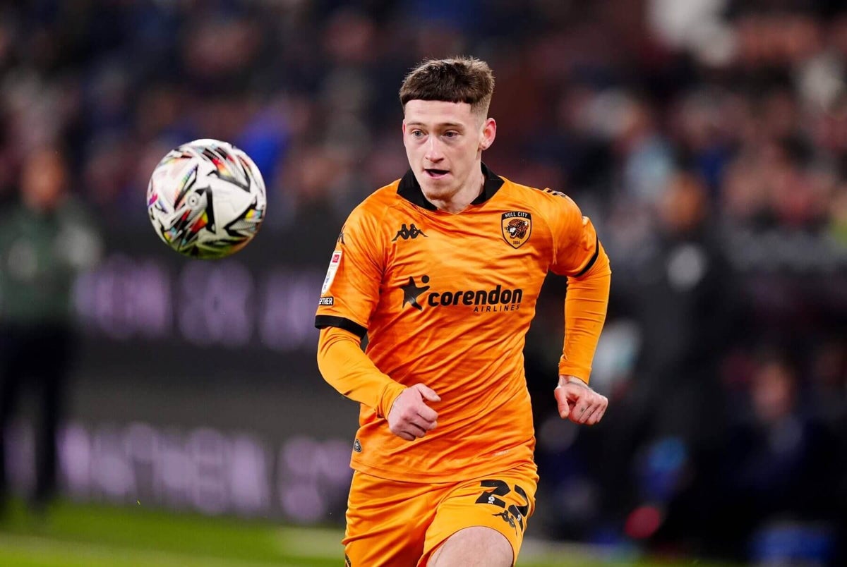 Louie Barry é negociado pelo Aston Villa e deve se transferir para o Hull City Foto: Reprodução/The Athletic UK