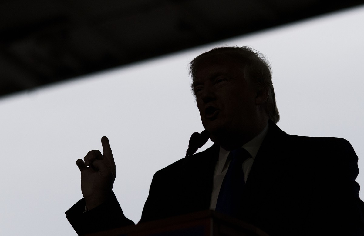 Silhueta de Donald Trump (Foto: Ty Wright / Bloomberg - 1/3/2016)
