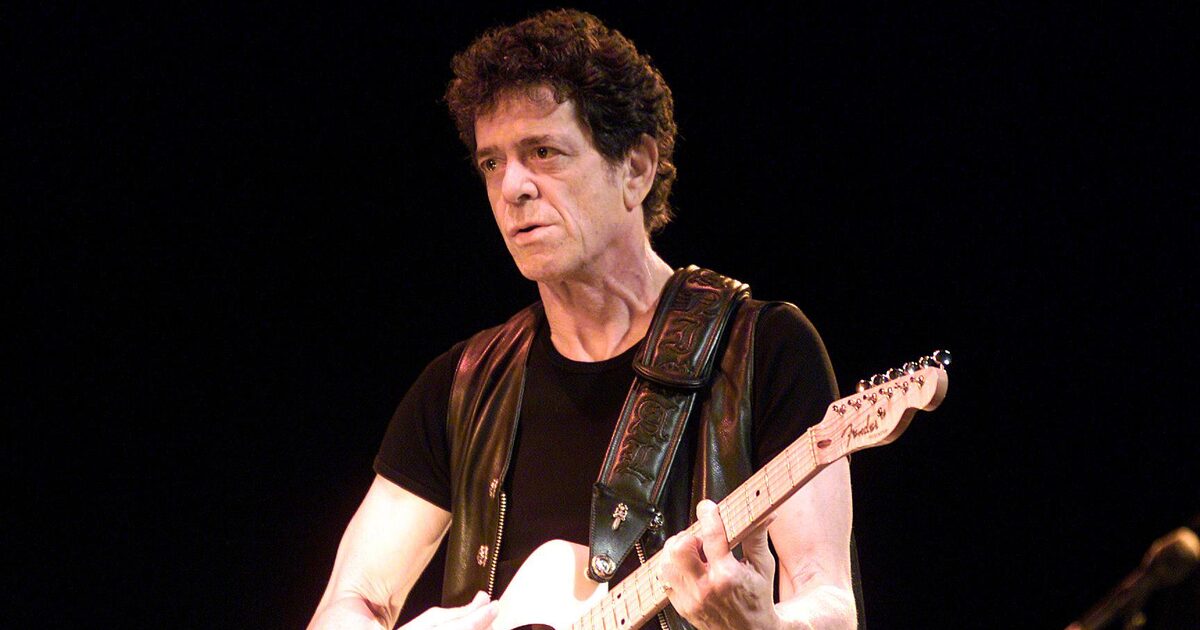 Biografia revela detalhes inéditos sobre a vida de Lou Reed Lou Reed se apresentando em São Paulo, em 2000 (Foto: J.F. Diorio / Estadão)