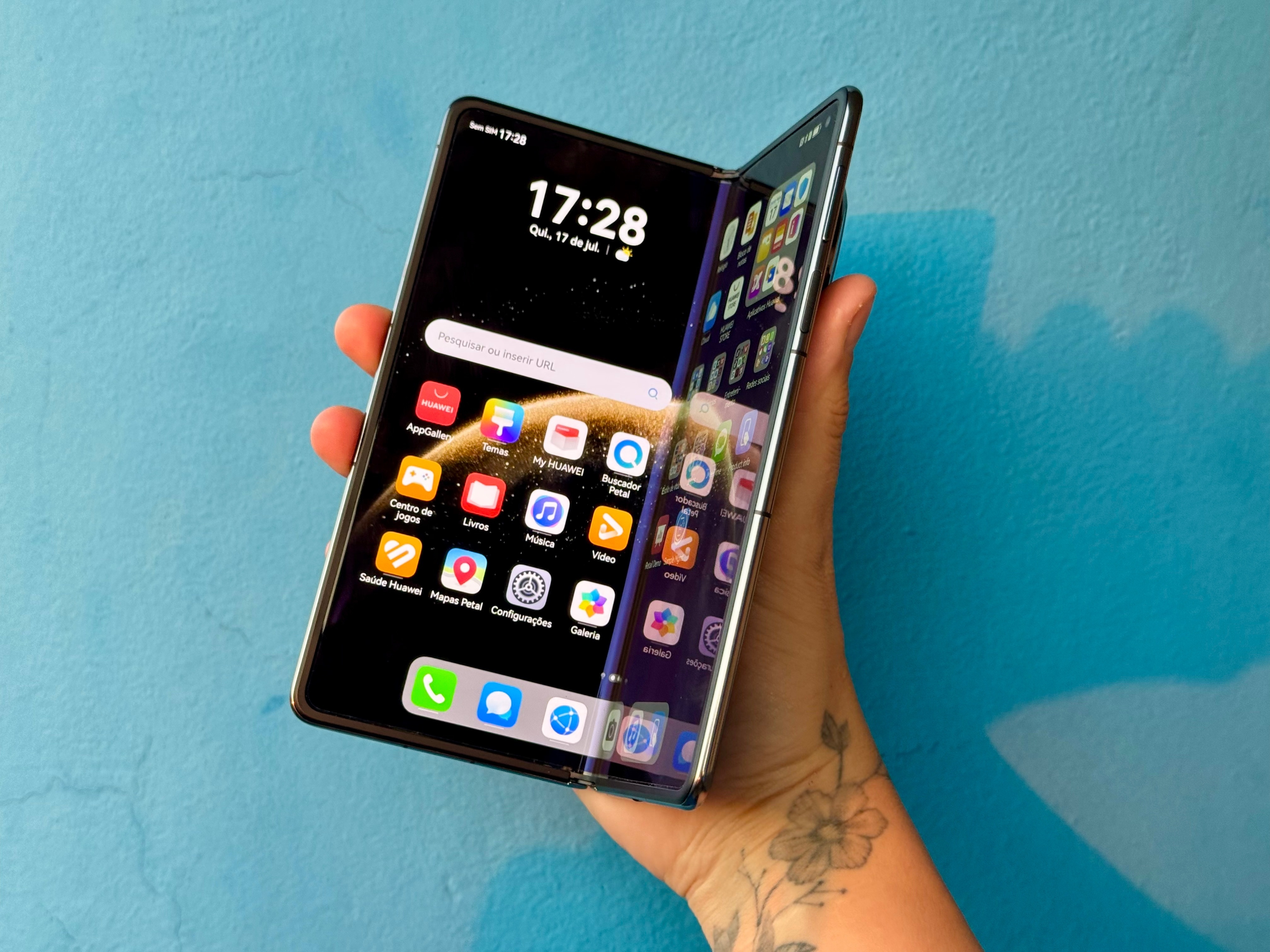 Huawei Mate X6 se destaca como celular dobrável com preço acessível no mercado Foto: Reprodução