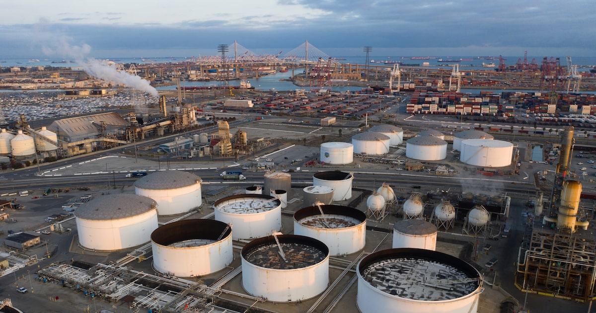 Petroleiras enfrentam previsão de menor lucro trimestral em quatro anos, dizem analistas Petroleiras enfrentam previsão de menor lucro trimestral em quatro anos, dizem analistas
