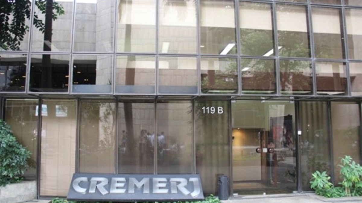 Tensão no Cremerj aumenta com suspeitas de espionagem nos bastidores Cremerj: e-mail a conselheiros e servidores sobre 'dossiê' (Foto: Reprodução)