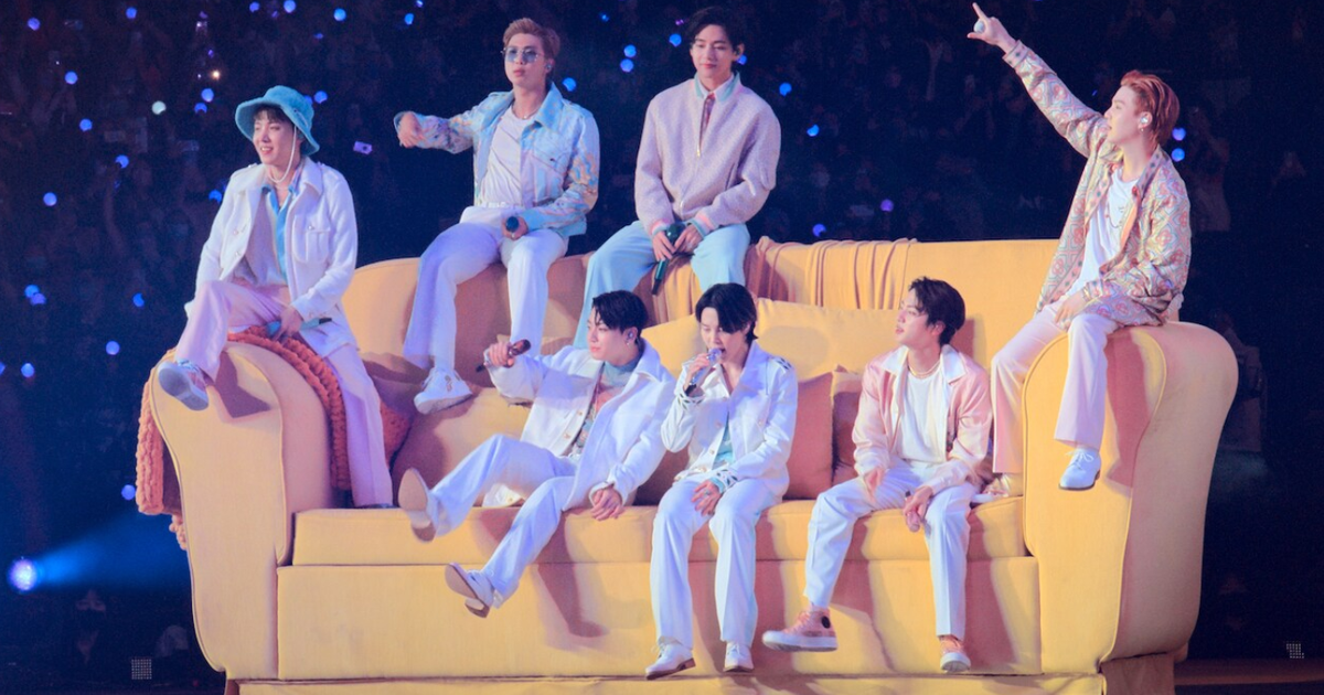 BTS lança álbum ao vivo e celebra 'permissão para dançar' com os fãs BTS anuncia primeiro álbum ao vivo, Permission to Dance on Stage (Foto: Reprodução)