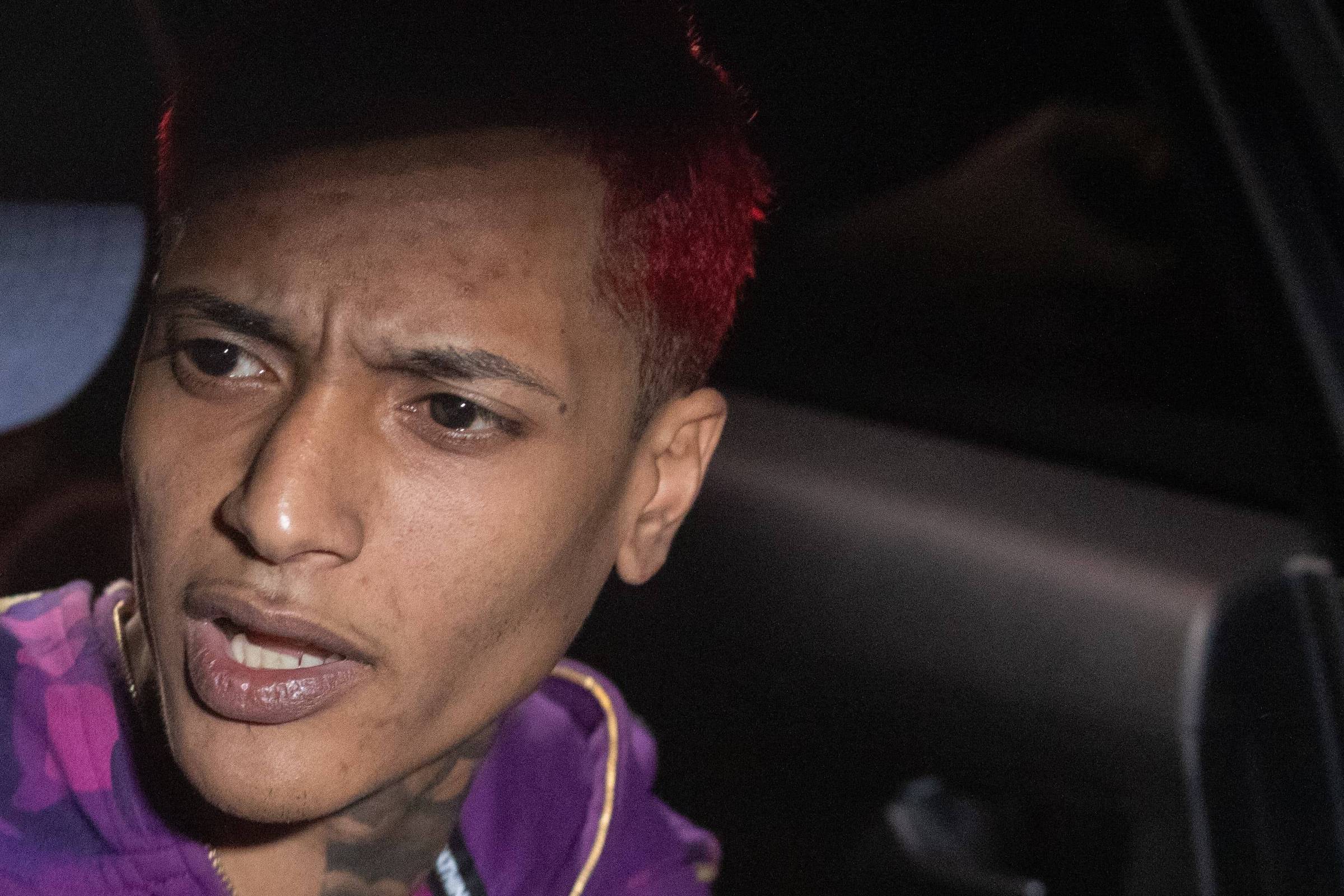 O rapper Mauro Davi Nepomuceno dos Santos, conhecido como Oruam, se entregou à Polícia Civil (Foto: Érica Martin/Agência O Dia)