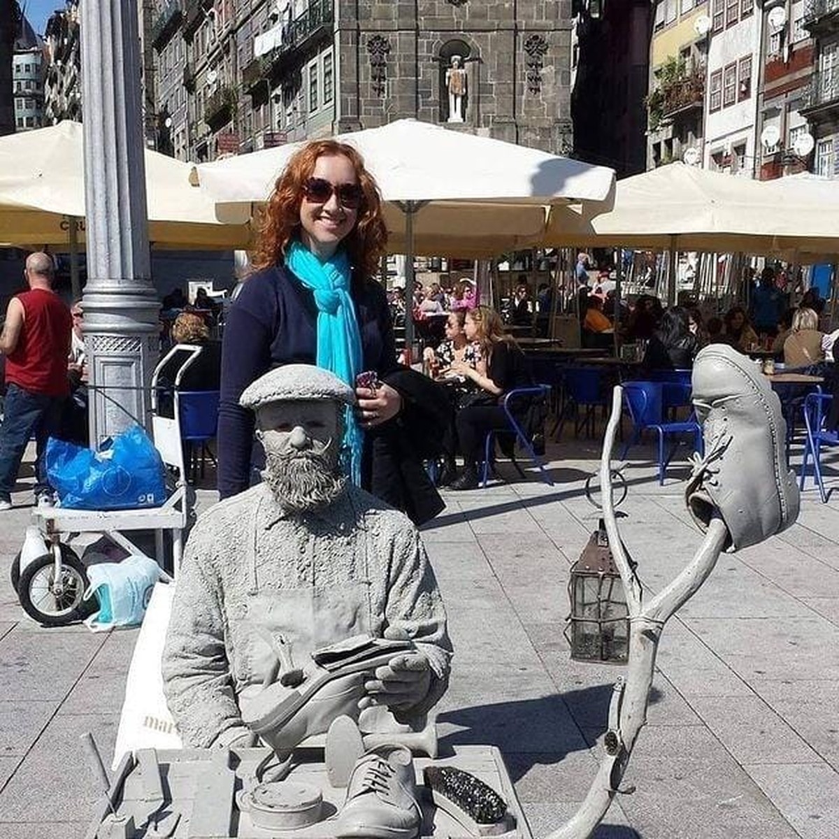 Raphaela Pereira em visita ao Porto: tem o perfil considerado qualificado e foi encontrada no LinkedIn (Foto: Arquivo pessoal para Portugal Giro)
