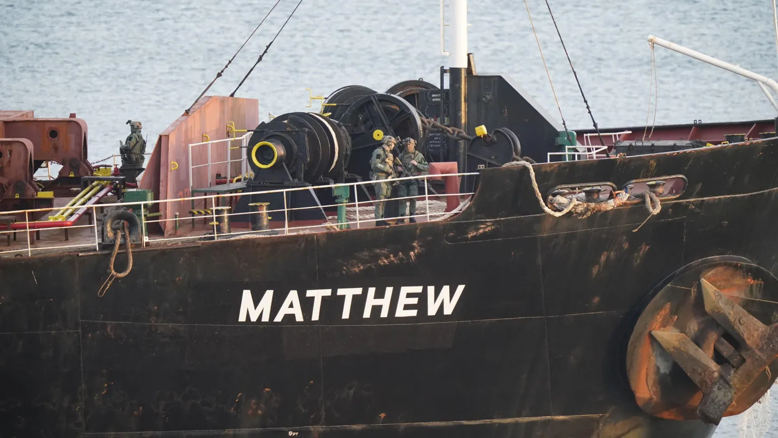 Oito homens são condenados pela maior apreensão de cocaína da Irlanda A cocaína apreendida do MV Matthew, um graneleiro registrado no Panamá, tinha um valor estimado de mais de €157 milhões (£135 milhões) (Foto: PA Media)