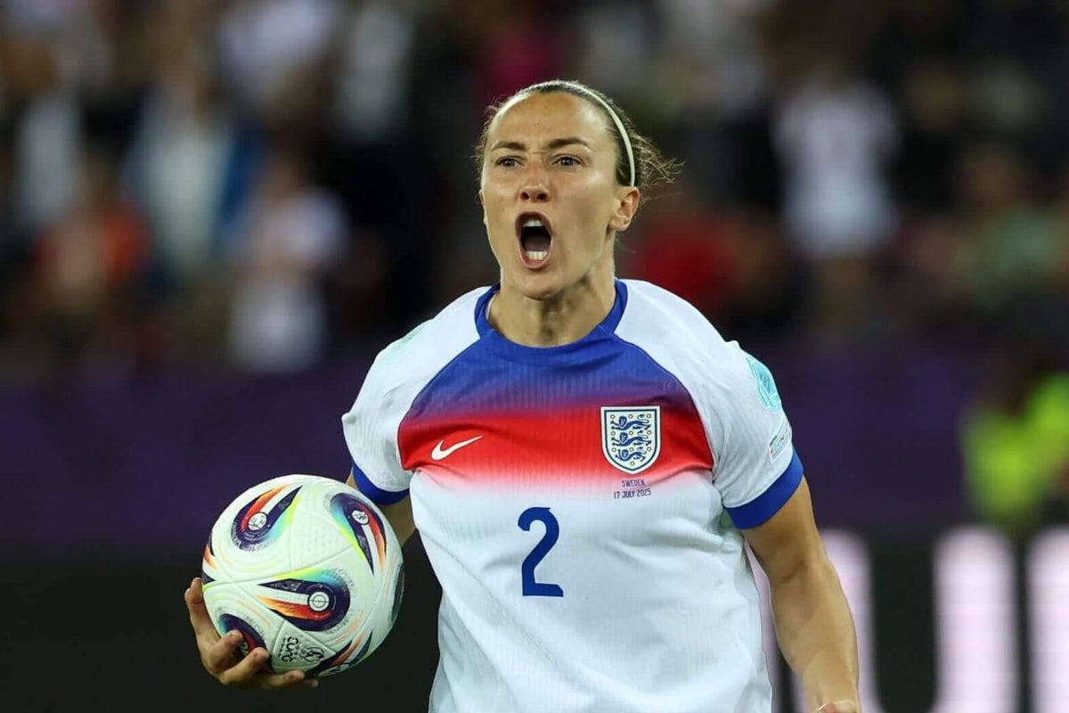 Lucy Bronze revela que jogou Euro 2025 com fratura na perna e celebra vitória Foto: Reprodução/The Athletic UK