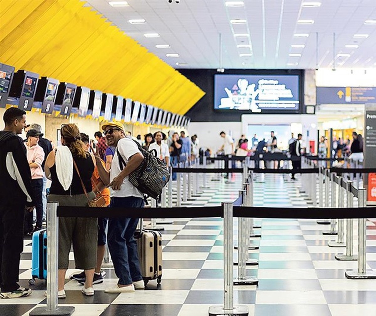 Voa Brasil completa um ano e atinge apenas 1,5% da meta de vendas de passagens Aeroporto de Congonhas: a capital paulista foi o destino mais procurado no Voa Brasil, com 12 mil reservas — Foto: Maria Isabel Oliveira/Agência O Globo