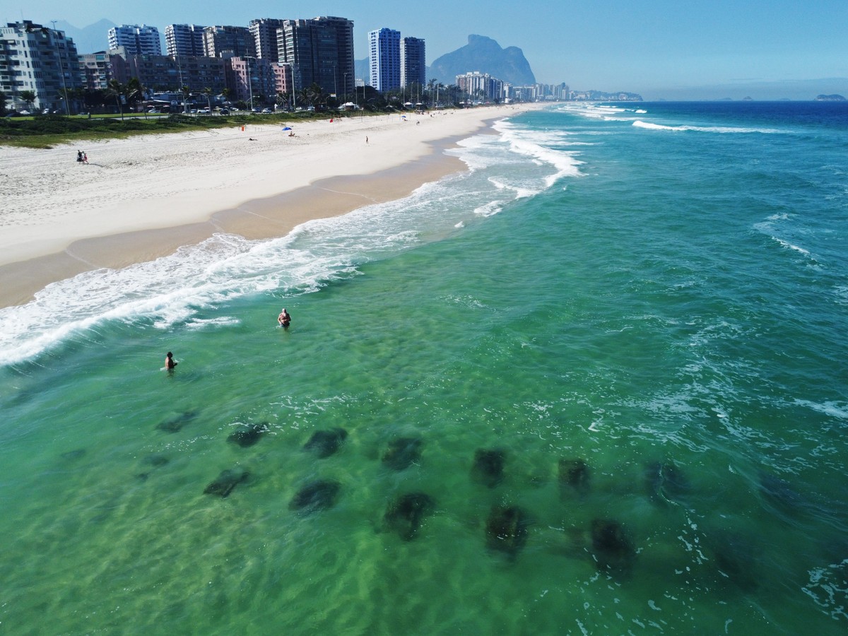 Órgãos questionam lançamento de esgoto no emissário submarino da Barra Emissário da Barra da Tijuca fica na altura do Posto 5 da Praia da Barra (Foto: Custodio Coimbra / Agência O Globo)