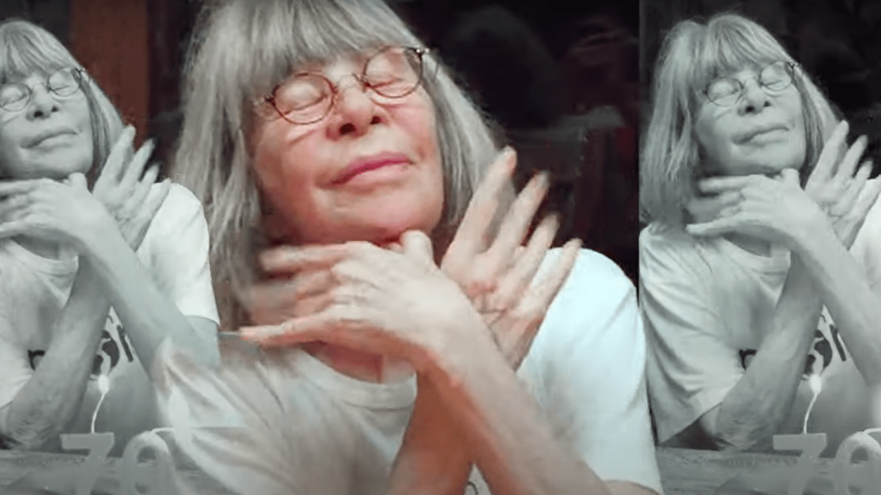 A cantora Rita Lee em cena do clipe 'Voando' (Foto: Reprodução)