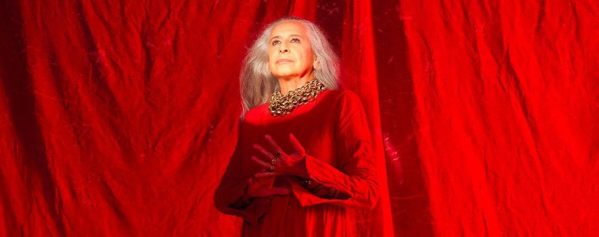 Maria Bethânia anuncia novas datas de shows após esgotamento de ingressos Maria Bethânia celebra 60 anos de carreira (Foto: Divulgação)