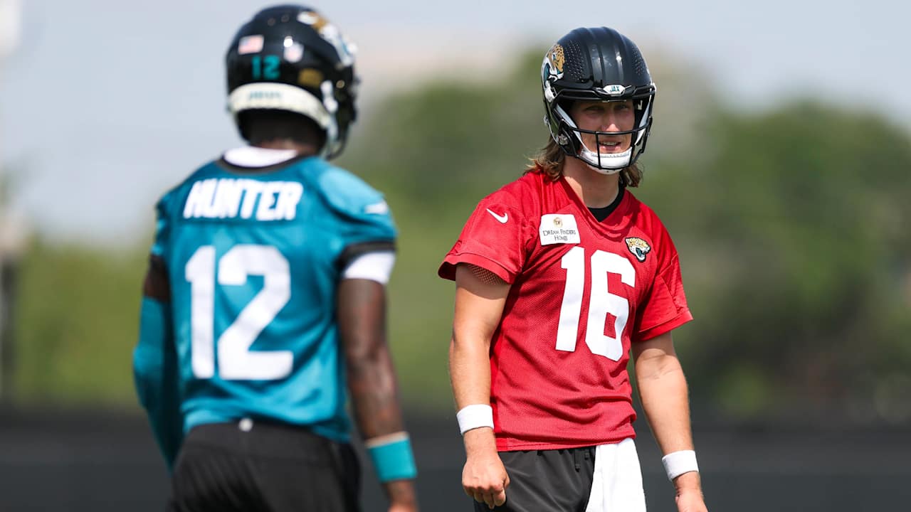 Trevor Lawrence elogia ética de trabalho de Travis Hunter nos Jaguars Foto: Reprodução/@NFL