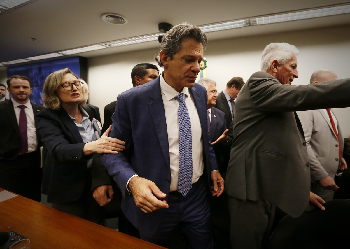 Haddad e oposição trocam acusações em comissão da Câmara (Foto: Cristiano Mariz / Agência O Globo)
