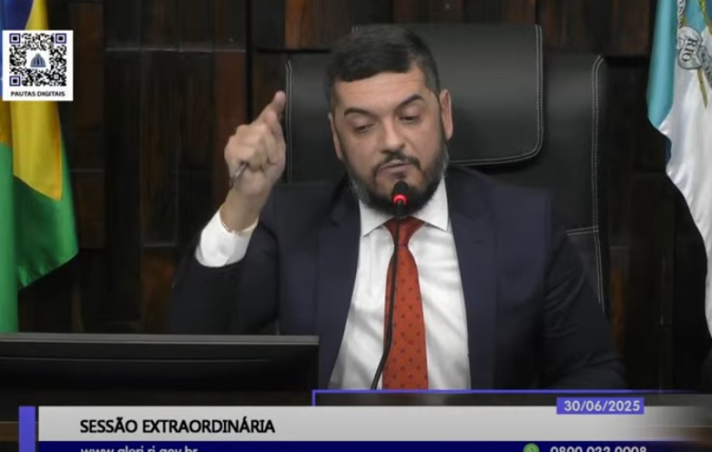Rodrigo Bacellar se distancia de Cláudio Castro em meio a confusão na Alerj A discussão aconteceu no plenário desta segunda-feira, 30. (Foto: Reprodução)
