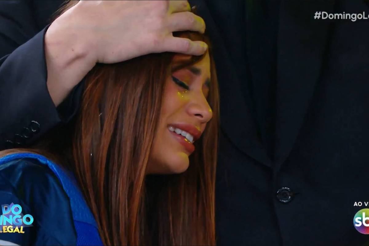 Lexa se emociona com mensagem de padre Marcelo Rossi sobre sua nova gravidez A cantora Lexa, que se emocionou durante interação com padre Marcelo Rossi no Domingo Legal (Foto: Reprodução/SBT)