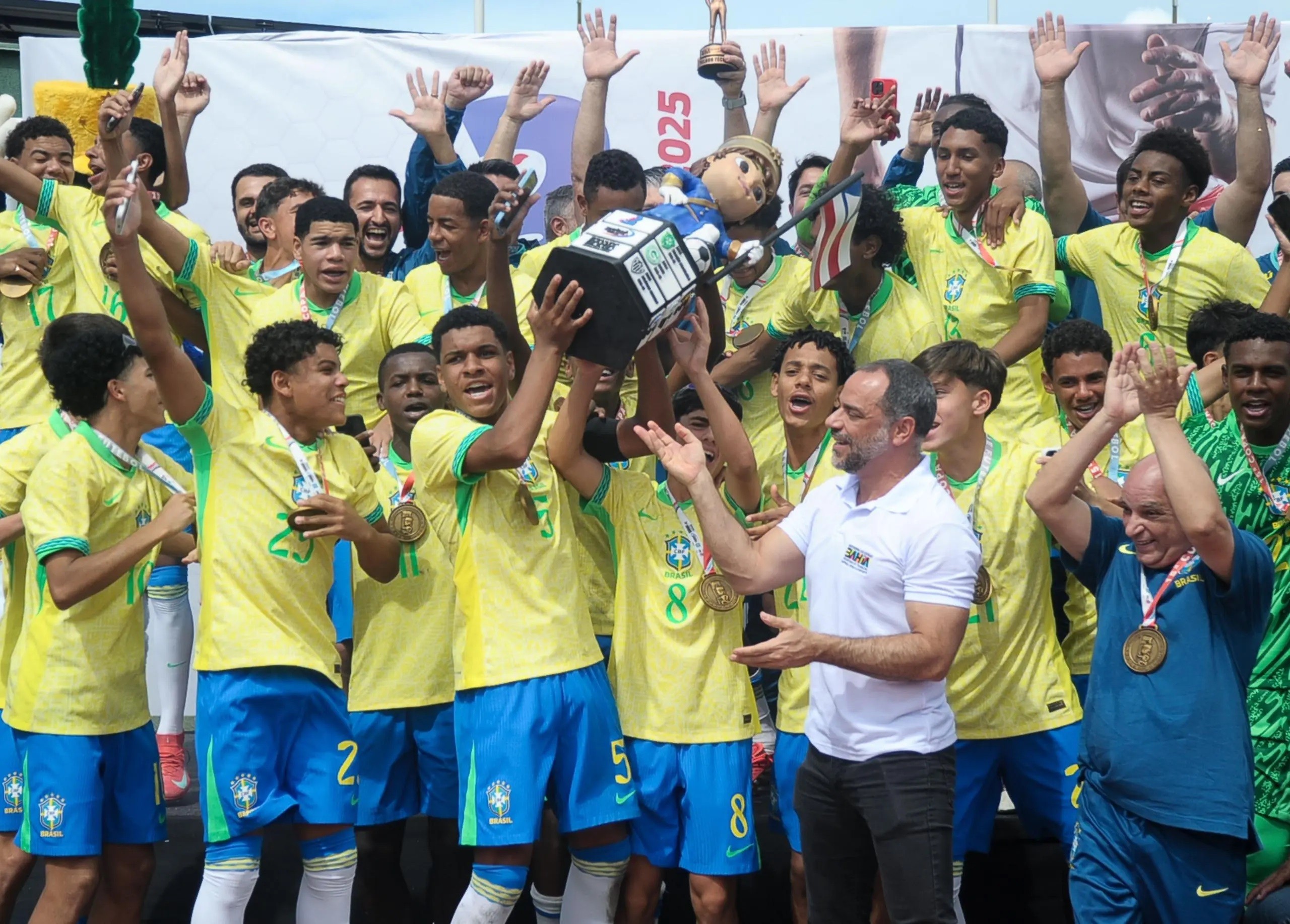 Brasil convoca Bruno Samudio e filho de Fagner para treinos da seleção sub-15