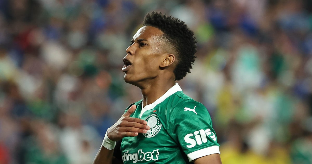 Estêvão foi indicado ao prêmio Kopa na Bola de Ouro por seu desempenho no Palmeiras. (Foto: Cesar Greco/Palmeiras)