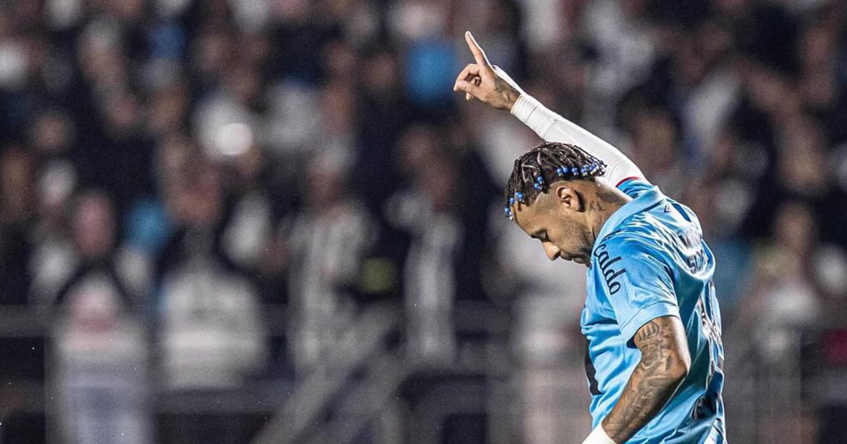 Neymar abriu o placar e, de pênalti, fechou a vitória santista por 3 a 1. (Foto: Raul Baretta/Santos)