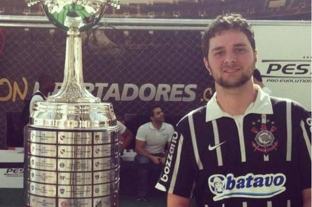 O publicitário Adriano Campos Pedreira, 37, morreu na noite de domingo (29) após cerca de 20 dias internado em coma (Foto: Arquivo pessoal)