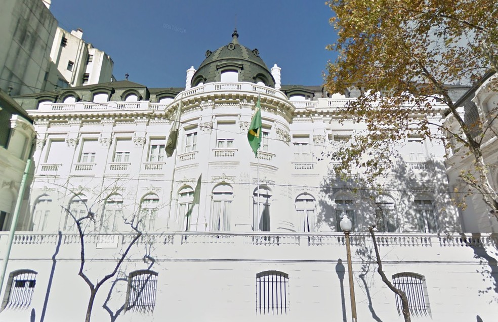 Lula se instala em embaixada na Argentina após críticas sobre gastos em viagens Fachada do Palácio Pereda, em Buenos Aires, inspirado em museu francês. Local abriga a Embaixada do Brasil na Argentina (Foto: Reprodução/Google)