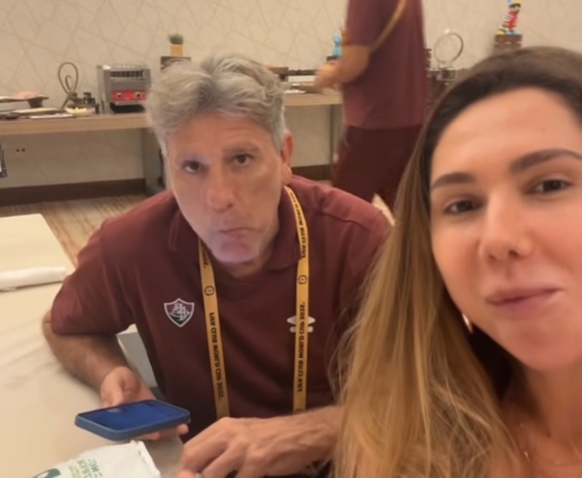 Filha de Renato Gaúcho mostra bastidores da concentração do Fluminense em decisão Renato e Carol Portaluppi no hotel do Flu em Orlando (Foto: Reprodução)