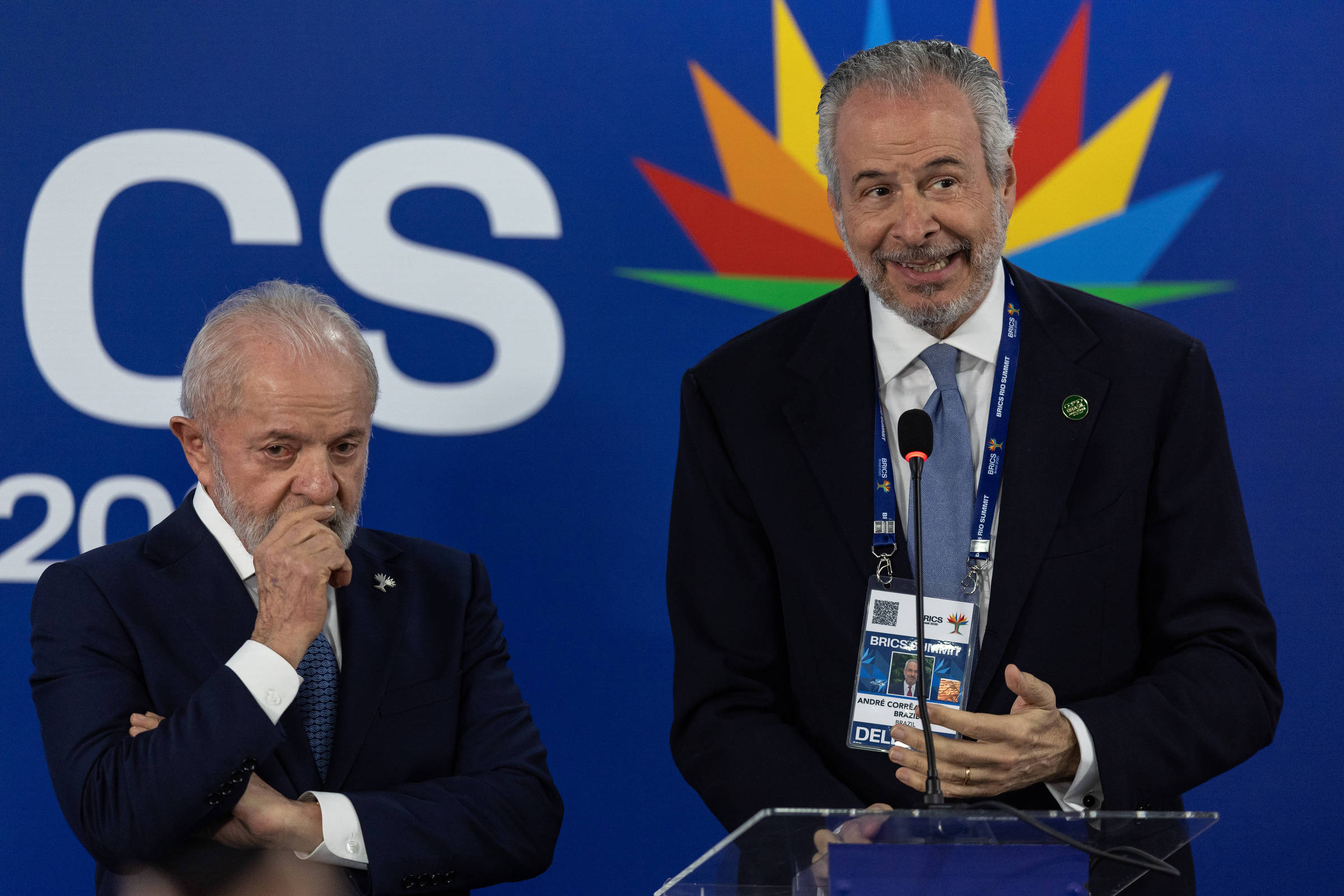 Brics realiza cúpula histórica no Rio de Janeiro com líderes globais Lula e o presidente da COP30, André Corrêa do Lago, durante o Brics Rio Summit 2025 (Foto: Eduardo Anizelli/Folhapress)
