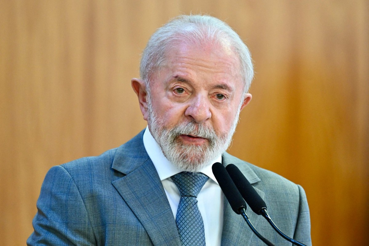 Lula promete gás gratuito para 17 milhões de famílias e critica preço do botijão Durante discurso, presidente brasileiro prometeu gás gratuito para famílias do CadÚnico e criticou o alto preço cobrado pelo botijão de 13 quilos (Foto: EVARISTO SA / AFP)