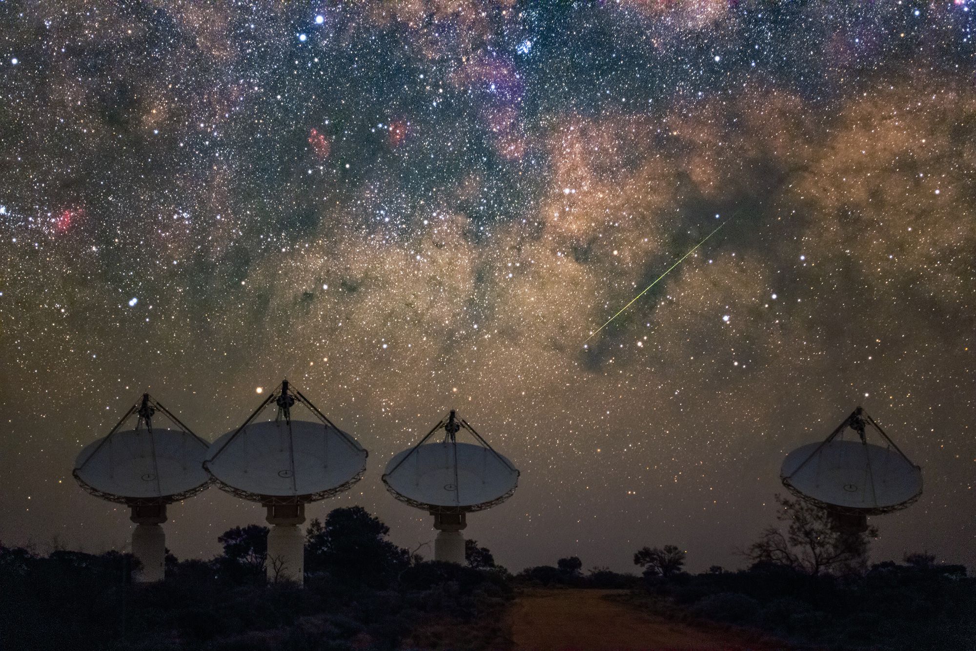 Satélite inativo emite sinal de rádio forte e intriga cientistas espaciais Alex Cherney/CSIRO