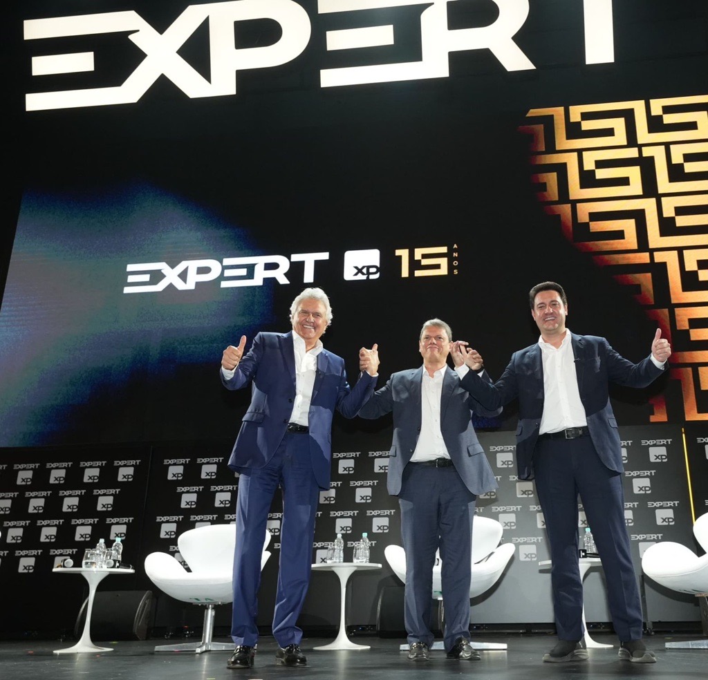 Governadores da direita buscam aliança para 2026 em evento de união política Governadores Ronaldo Caiado (União Brasil-GO), Tarcísio de Freitas (Republicanos-SP) e Ratinho Júnior (PSD-PR), durante a Expert XP 2025 (Foto: Divulgação)