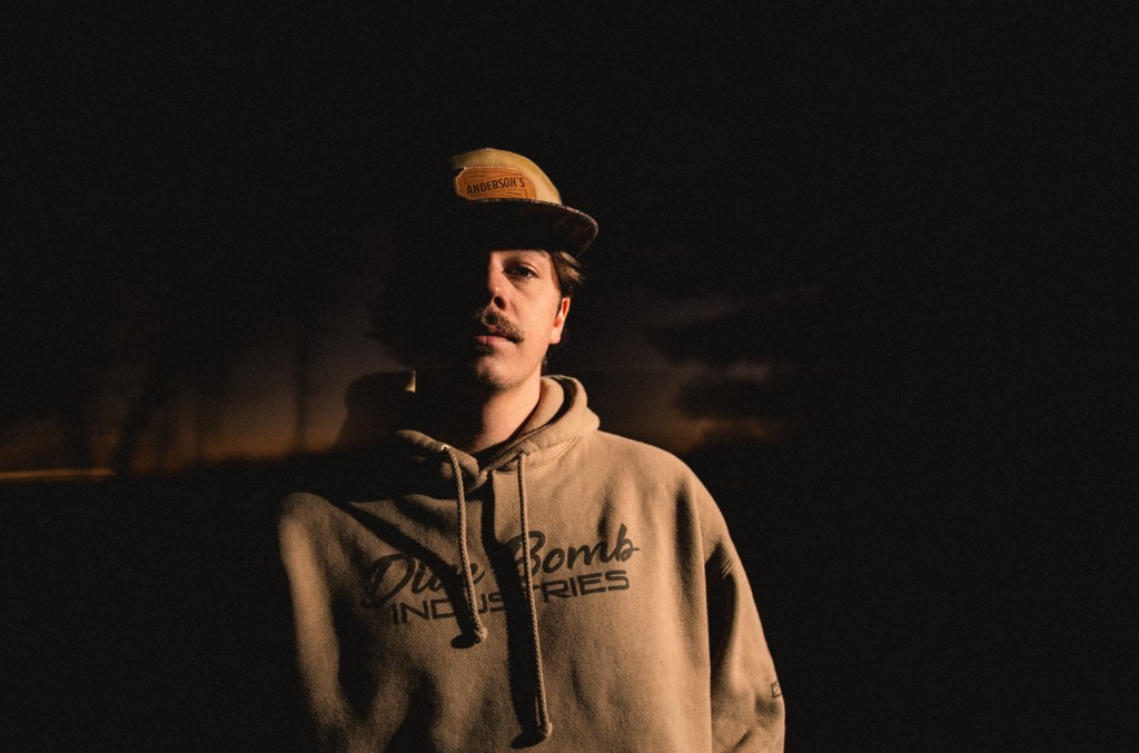 Dylan Marlowe conquista título 'perfeito' e compartilha sua inspiração criativa Billboard analisa os processos de escrita e gravação por trás da nova música de Dylan Marlowe, "Picture Perfect." (Foto: Reprodução)