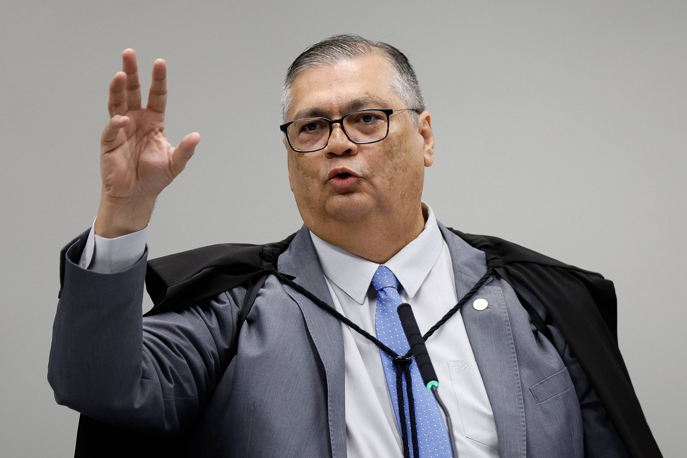 Dino destaca necessidade de revisão para enfrentar crises de governabilidade Ministro Flávio Dino, do STF, em audiência no STF sobre emendas parlamentares (Foto: Pedro Ladeira - 27.jun.2025/Folhapress)