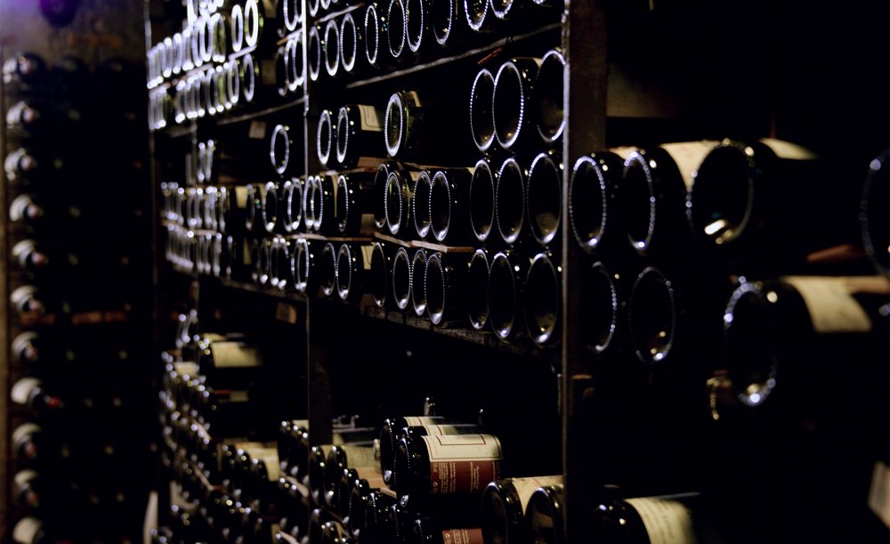 Aprenda a montar sua cave de vinhos com este guia prático para iniciantes Foto: Reprodução
