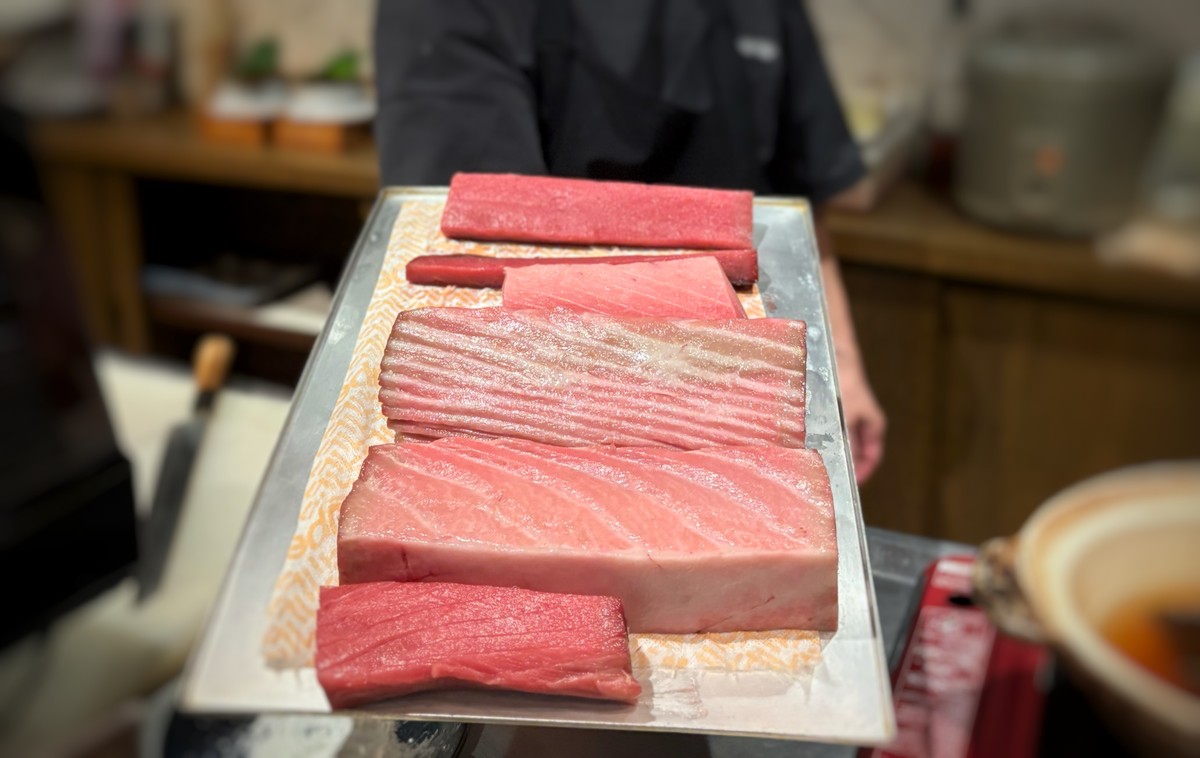 Karaokê se transforma em espaço gastronômico e atrai novos clientes Atum bluefin do Keito — Foto: Divulgação