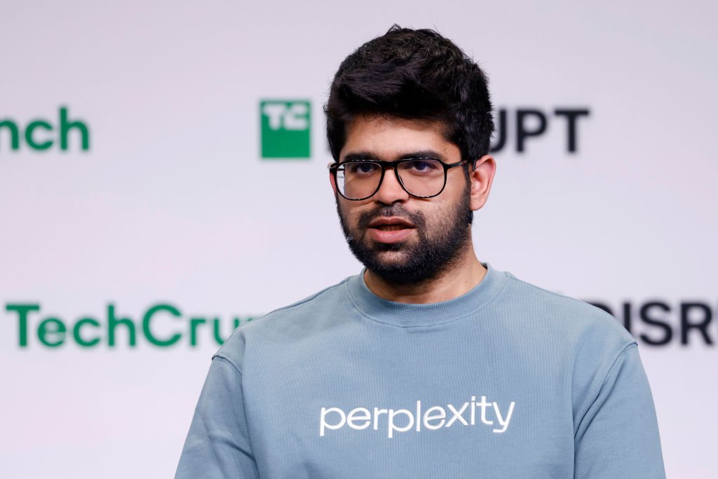CEO da Perplexity incentiva empreendedores a compartilharem suas ideias livremente Para Srinivas, é normal que as empresas maiores copiem ou comprem startups para incorporar suas ideias (Foto: Kimberly White/Getty Images)