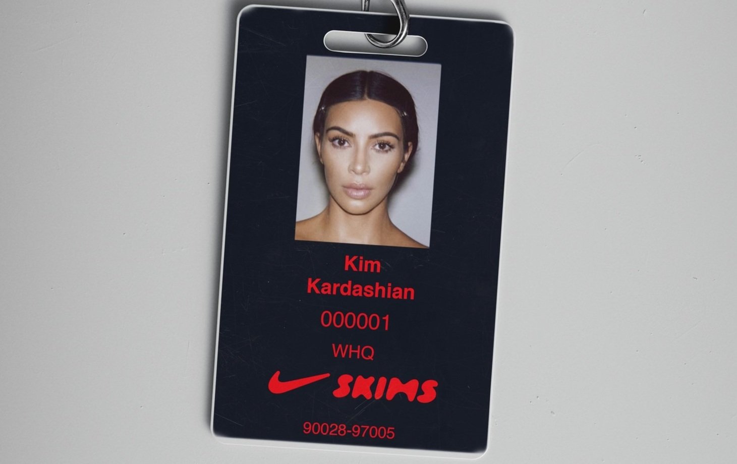 Skims apresenta nova coleção e transforma sua imagem com estilo maximalista NikeSkims: nova marca em parceria com a Skims, de Kim Kardashian (Foto: Nike /Divulgação)