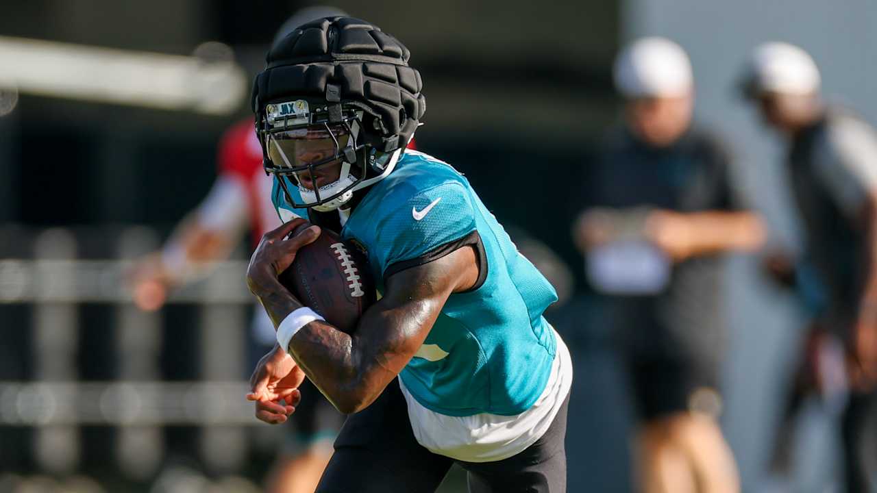 Travis Hunter se destaca jogando em duas posições com os Jaguars Foto: Reprodução/@NFL
