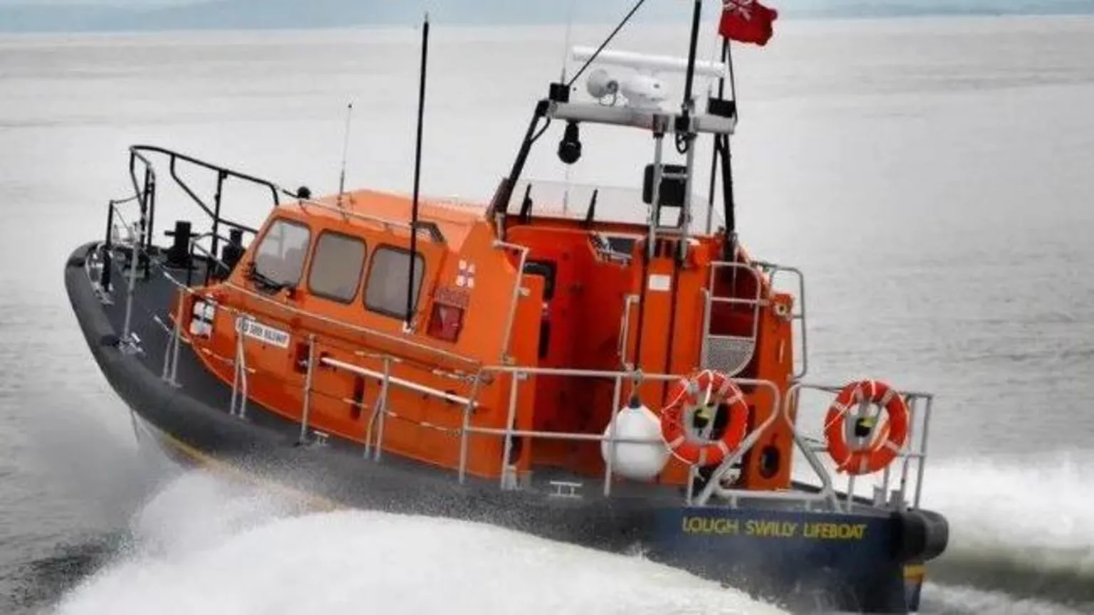 Três pessoas são resgatadas de embarcação pesqueira à deriva no mar Lifeboat de Lough Swilly estava entre os barcos envolvidos na operação de resgate (Foto: RNLI)