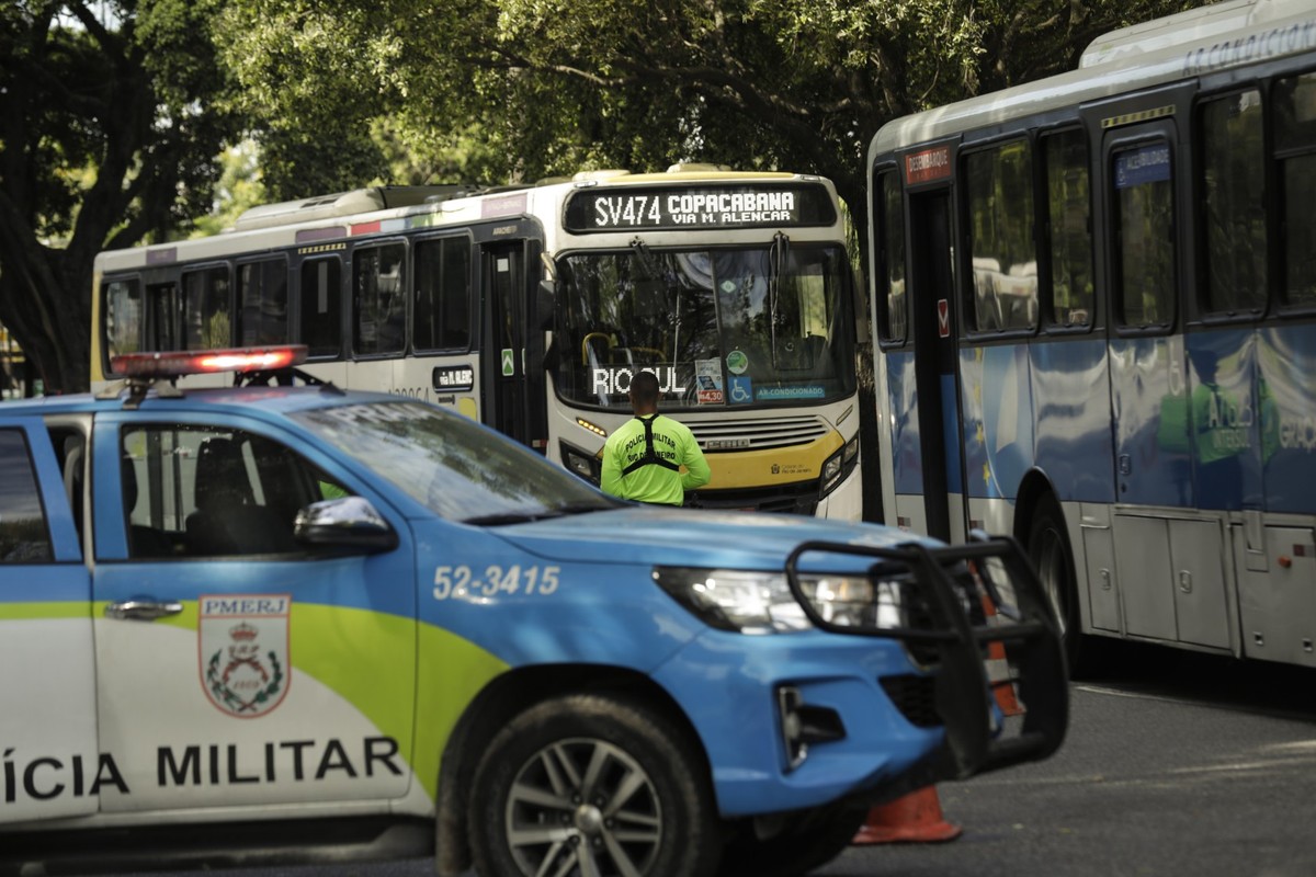 Alerj aprova estatuto das blitzes, aguardando decisão do governador para vigência Blitz da PM na Glória, Zona Sul do Rio (Foto: Gabriel de Paiva)