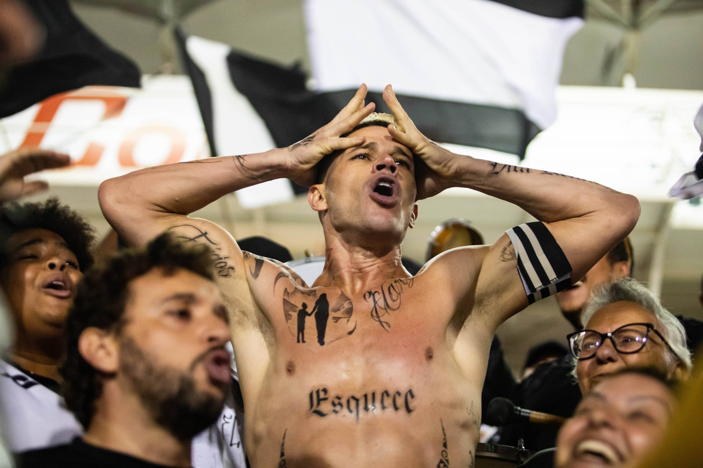 José Loreto revela inspiração inusitada para personagem de jogador mulherengo José Loreto como Matheus Reis em cena da primeira temporada da série 'Jogo Cruzado' (Foto: Disney/Divulgação)