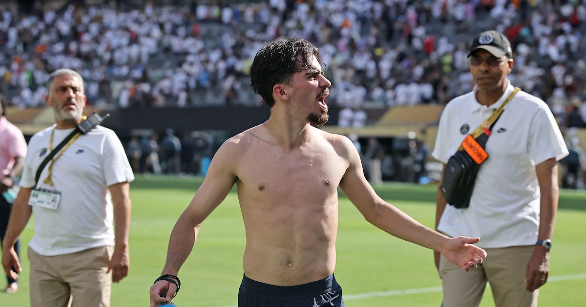 Astros do PSG destacam importância do trabalho em equipe para o sucesso coletivo Vitinha, jogador do PSG, comemora vitória do time no Mundial (Foto: Alex Grimm/AFP)