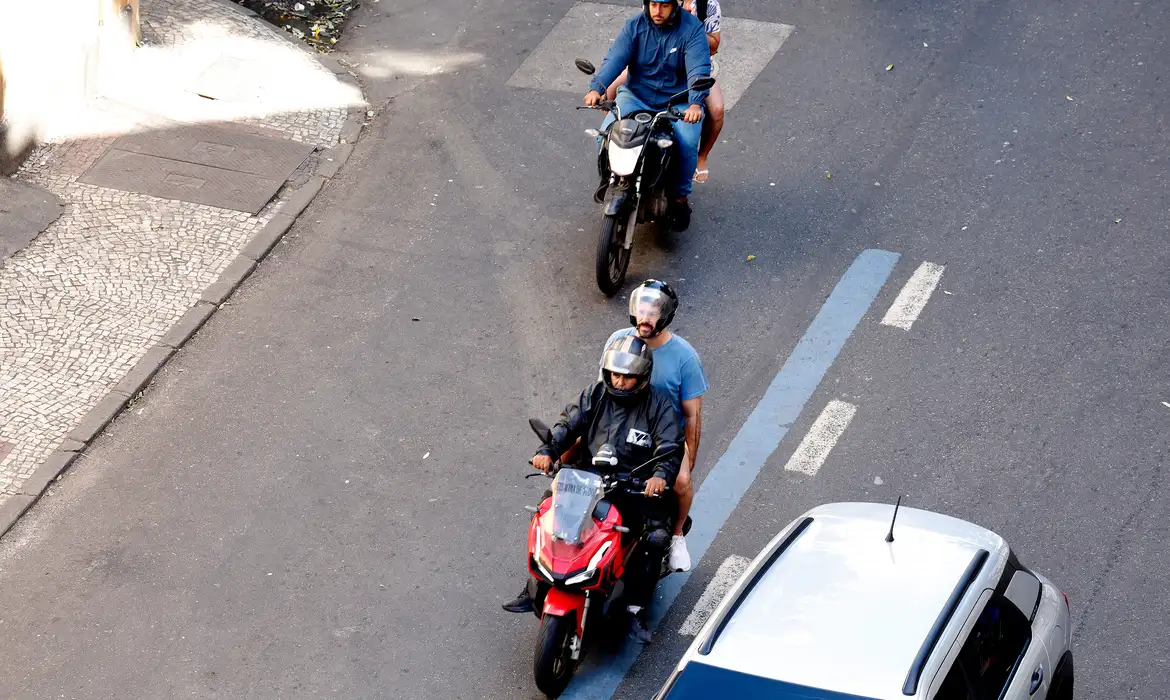 Dez dicas essenciais para garantir uma viagem de moto mais segura Foto: Reprodução
