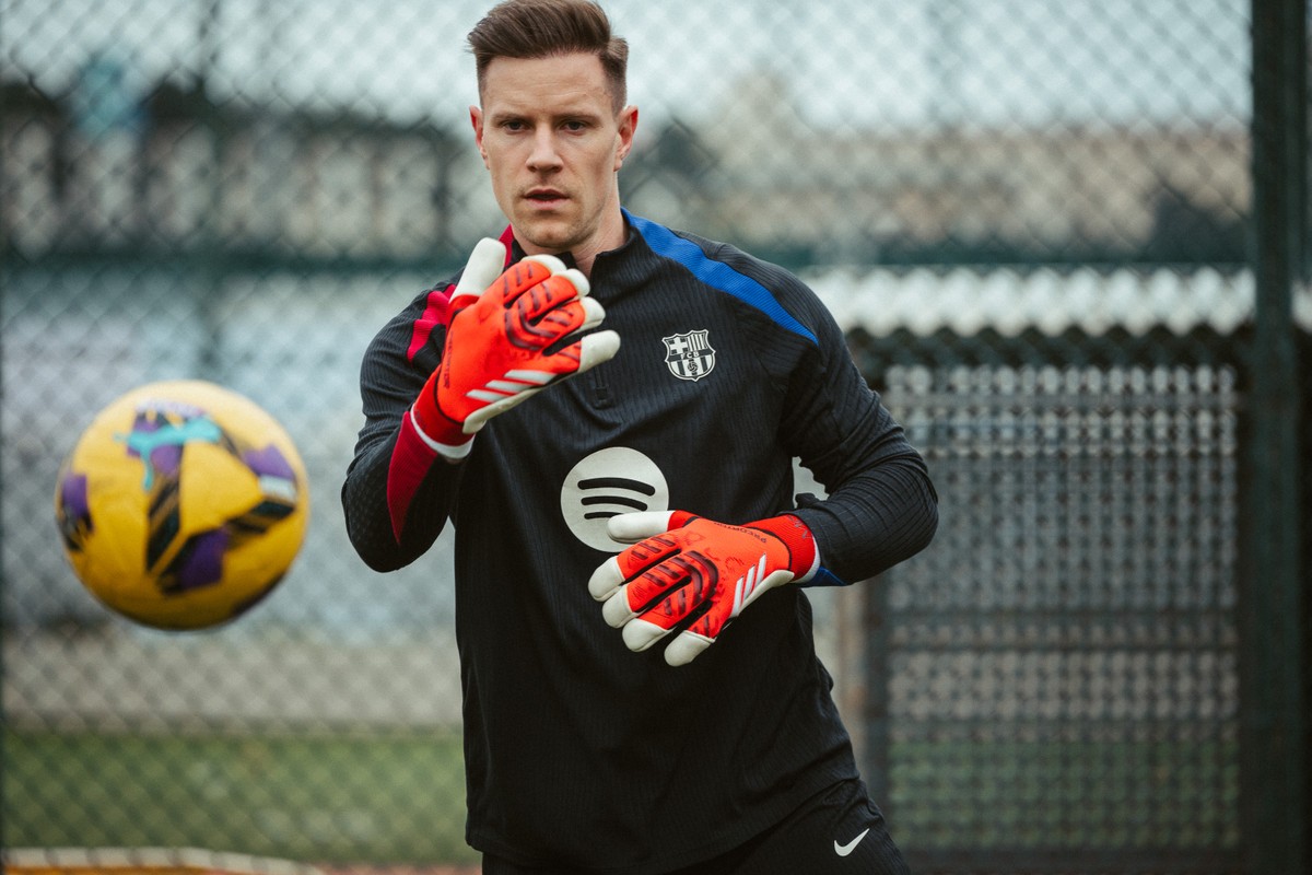 Ter Stegen passará por cirurgia nas costas (Foto: Divulgação/Barcelona)