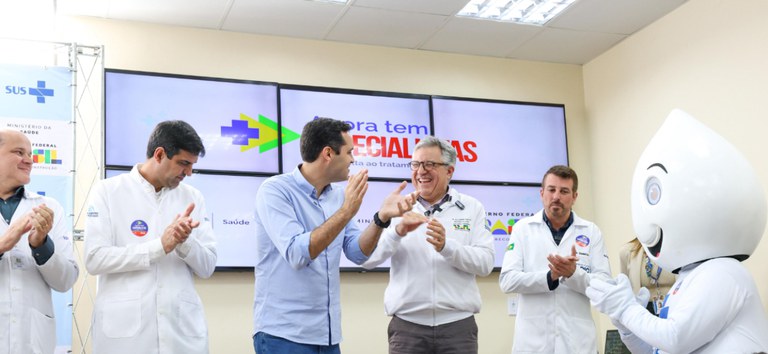 Ministério da Saúde destina R$ 400 milhões para expandir programa de especialistas Ministério da Saúde destina R$ 400 milhões para expandir programa de especialistas