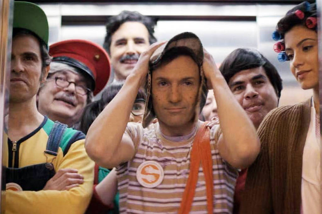 Elenco de 'Chespirito' evita polêmicas sobre personagens e relacionamentos da série Cena da série 'Chespirito: Sem Querer Querendo' - Divulgação (Foto: Divulgação)