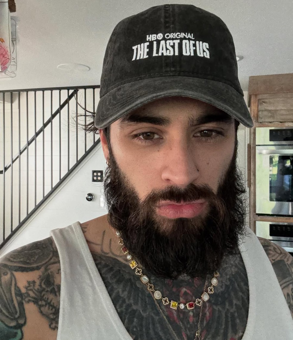 Zayn Malik revela ter enfrentado racismo durante sua passagem pelo One Direction Zayn Malik sugere racismo vivido no One Direction em nova música (Foto: Reprodução/Instagram)