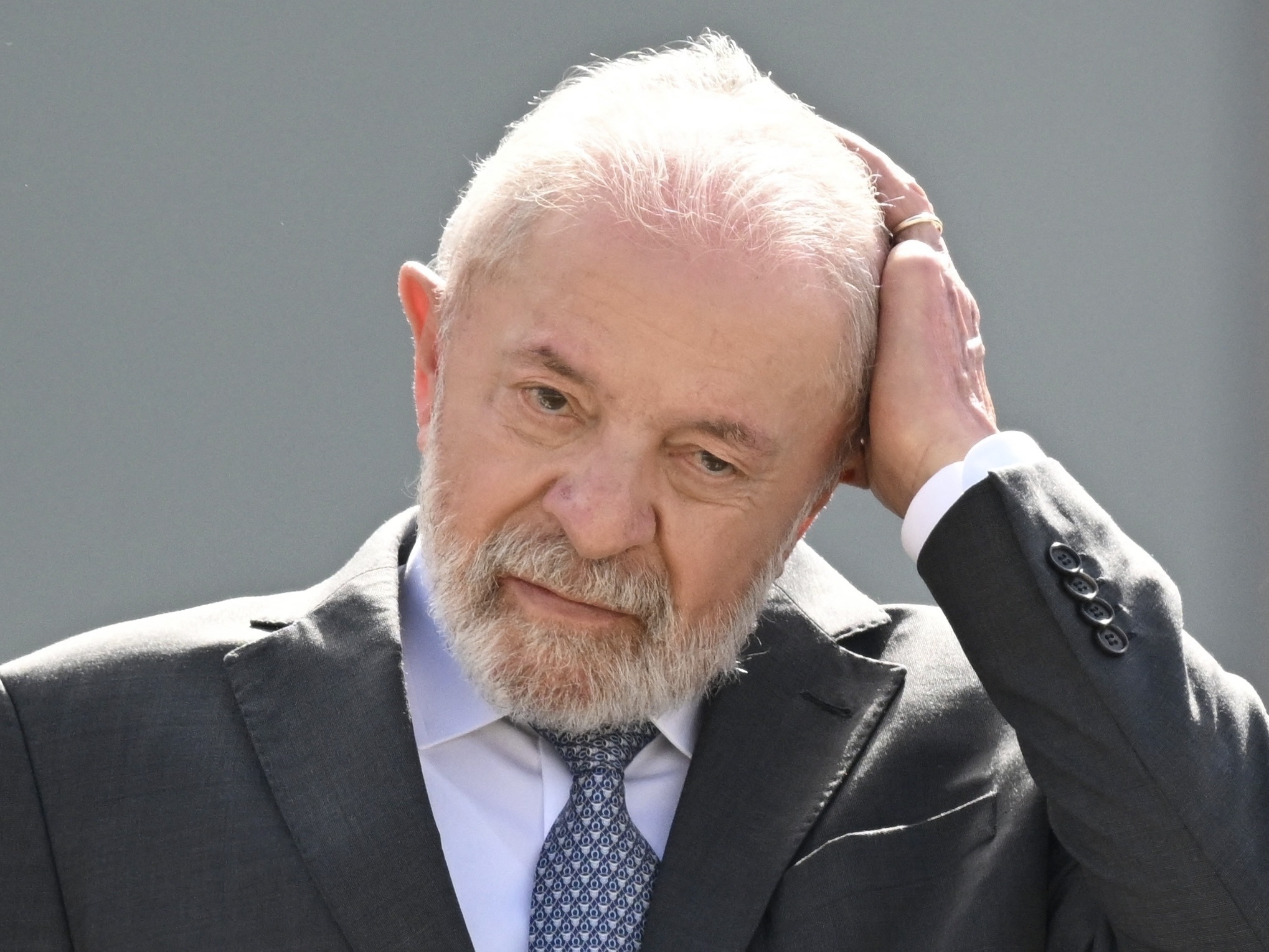 Avaliação de Lula caiu em meio à crise do INSS e discussões sobre IOF (Foto: EVARISTO SA / AFP)