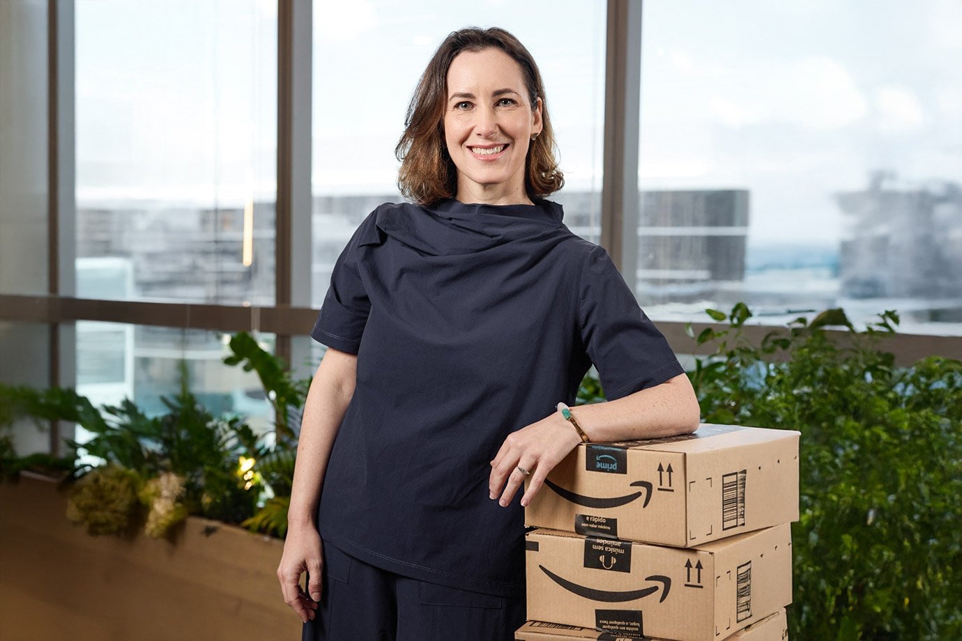 Amazon destaca investimento global no Brasil e acelera expansão no mercado nacional Juliana Sztrajtman, CEO da Amazon Brasil: “O Brasil já é o 2º maior mercado emergente da Amazon, ficando atrás apenas da Índia” (Foto: Amazon /Divulgação)